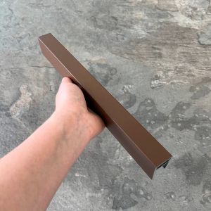 П-профиль алюминиевый 35x25 Коричневый от производителя EasyDecking по цене 750 р П-профиль алюминиевый 35x25 Коричневый от производителя EasyDecking по цене 750 р